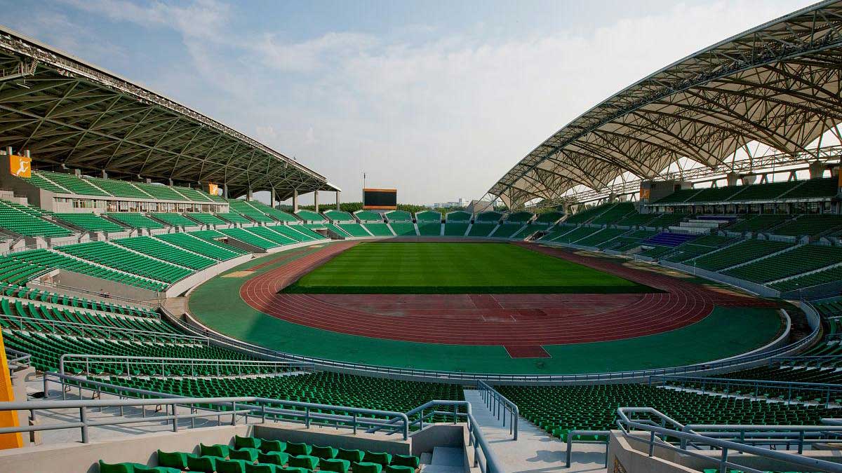 Sports center stadium in Guangzhou (3)