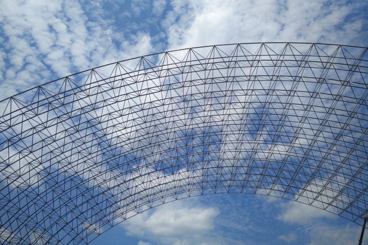 Advantages and Characteristics of the Space Frame Structure